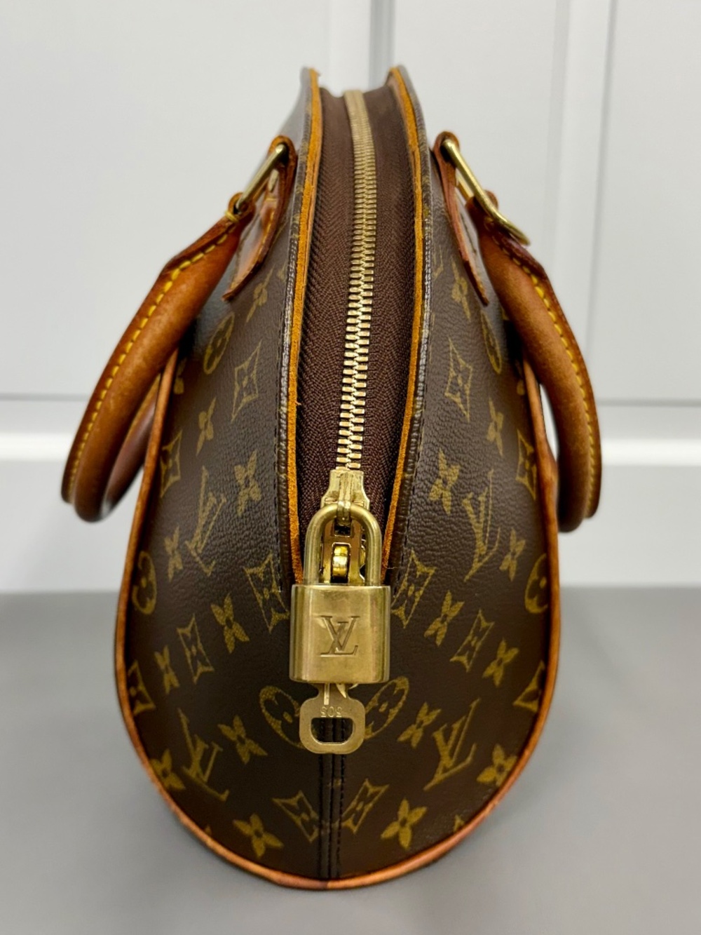 Louis Vuitton Monogram Ellipse PM Handbag - Picture 4 of 10